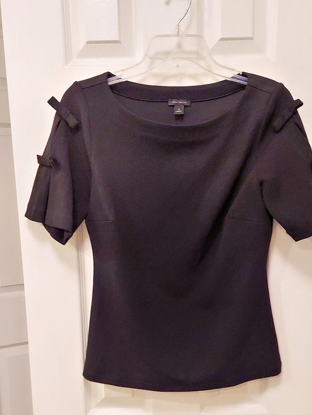 Ann Taylor Black Short Sleeve Top Size XS Like New